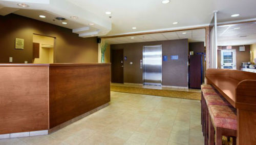 Microtel Inn And Suites By Wyndham Роулинс Интерьер фото