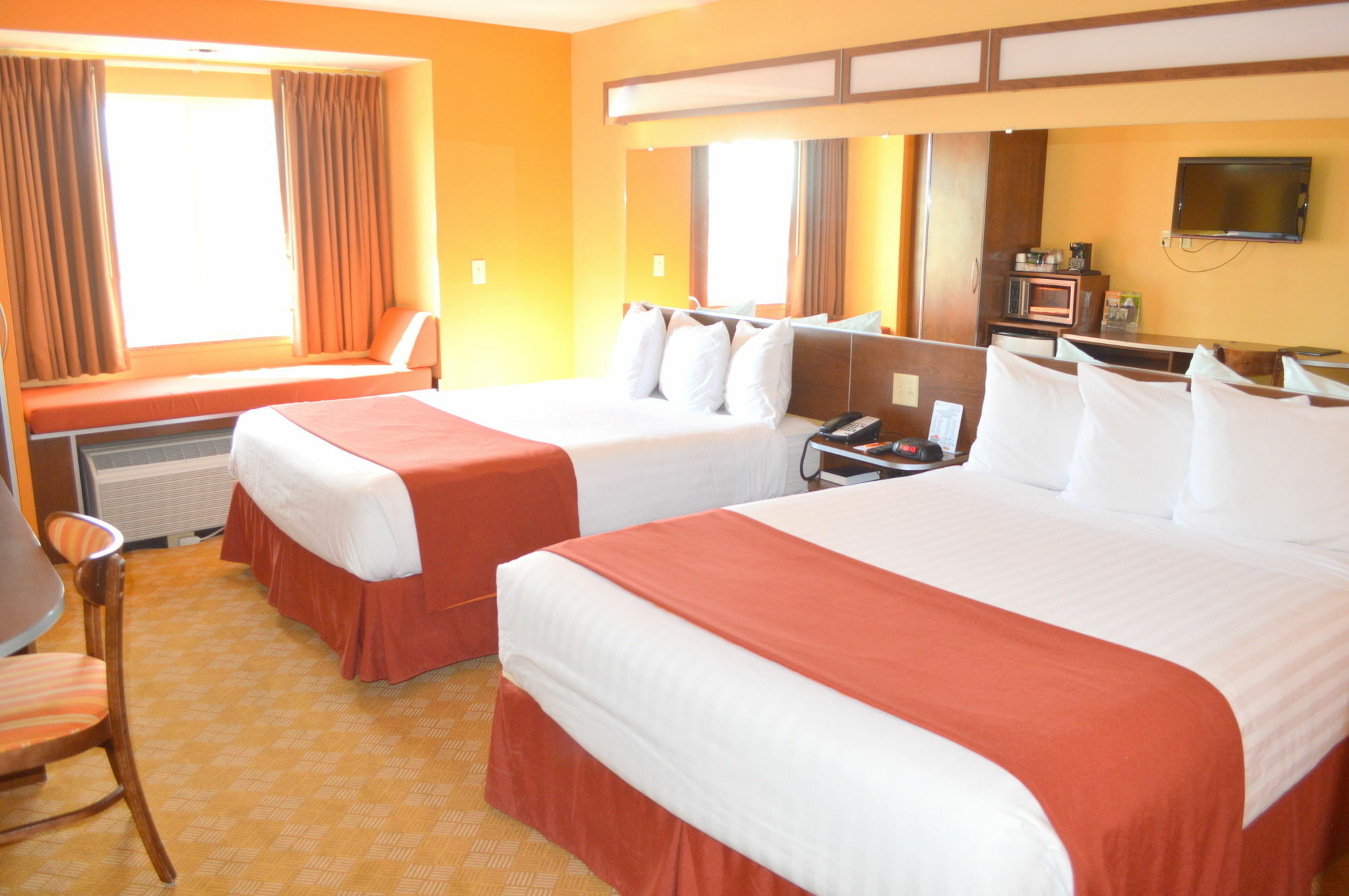 Microtel Inn And Suites By Wyndham Роулинс Экстерьер фото