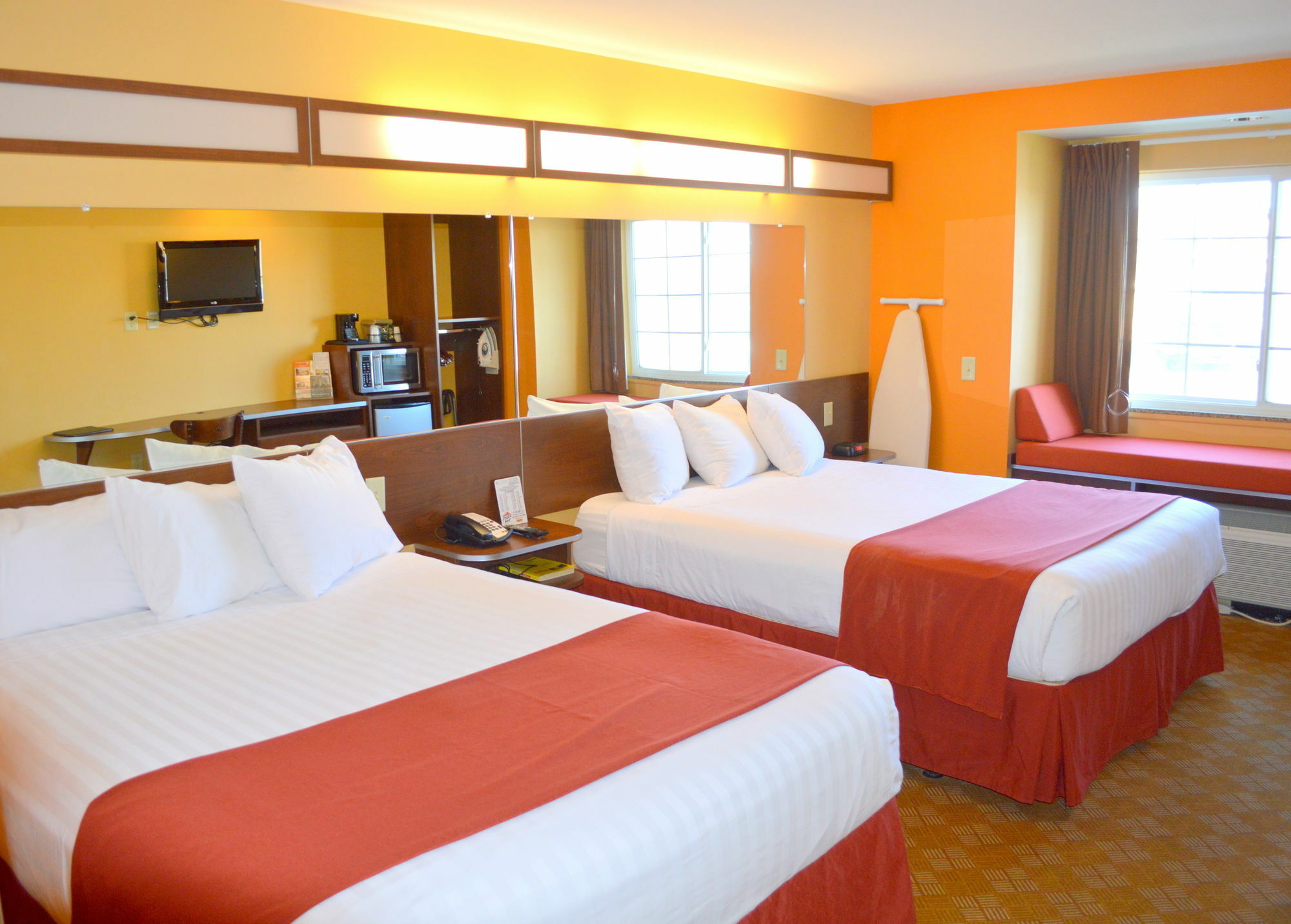 Microtel Inn And Suites By Wyndham Роулинс Экстерьер фото